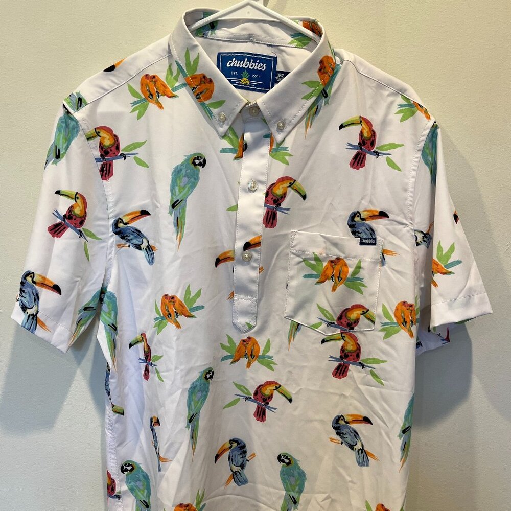 New Chubbies Men's Short Sleeve Popover Shirt - Parrot The Dude Where's Macaw
